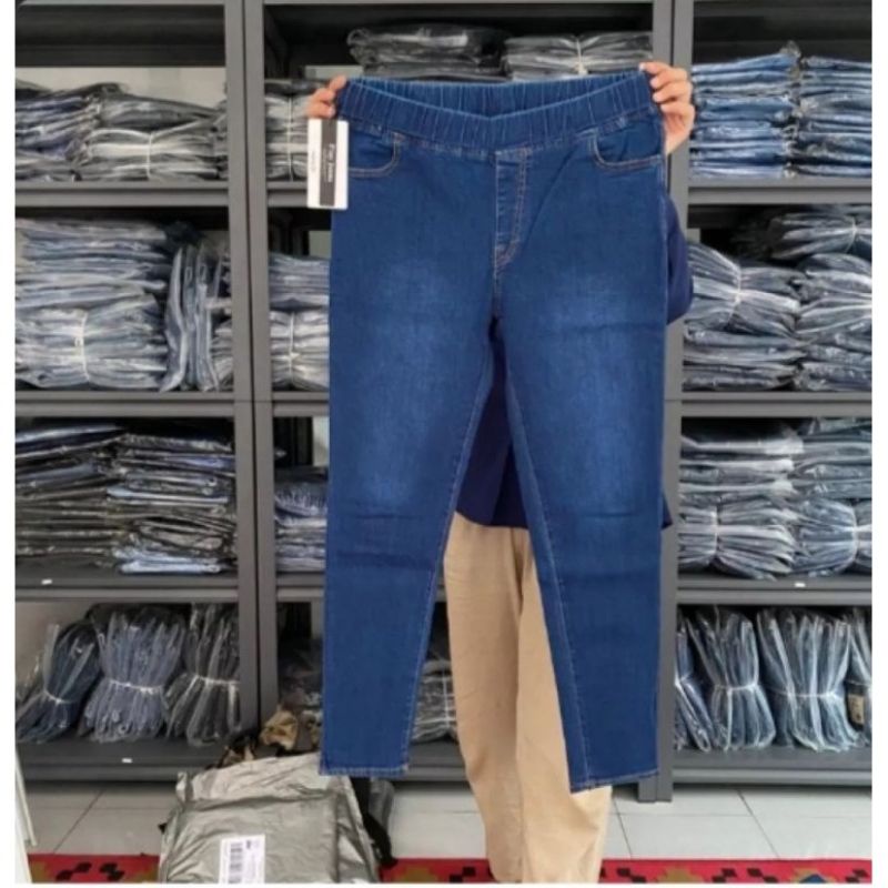 PROMO TERMURAH JEANS EXTRA JUMBO WANITA/FULL PINGGANG KARET/ PINGGANG KARET/MUAT BB 120 Kg