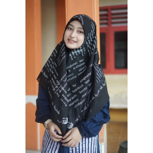 HIJAB FILOSOFI SANTRI HITAM NK BY NENG NISAUL KAMILAH