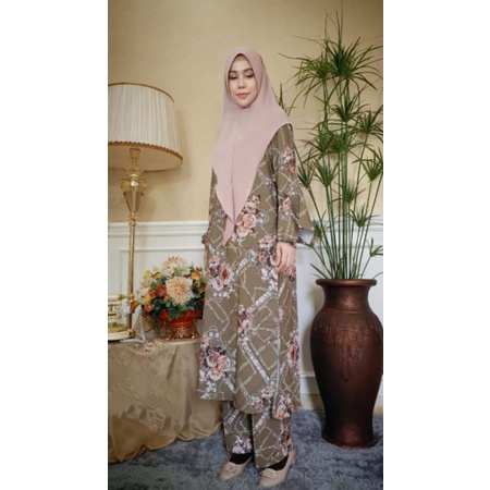 fashion muslim/gamis/Baju Gamis Wanita/Baju Gamis Set Celana Kulot/Baju Gamis Prada Silk set Celana 