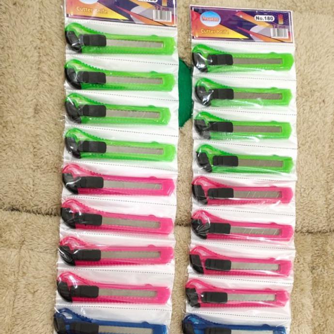 

Promo Bulan Ini Pisau Cutter/Pisau Kater Renceng Isi 12 Pcs Termurah Terlaris