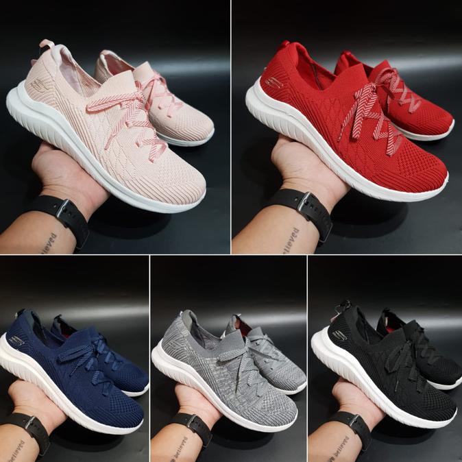 Ready# Skechers / Sepatu Wanita / Sepatu Skechers Ultra Flex Flash Illusion - Hitam, 36