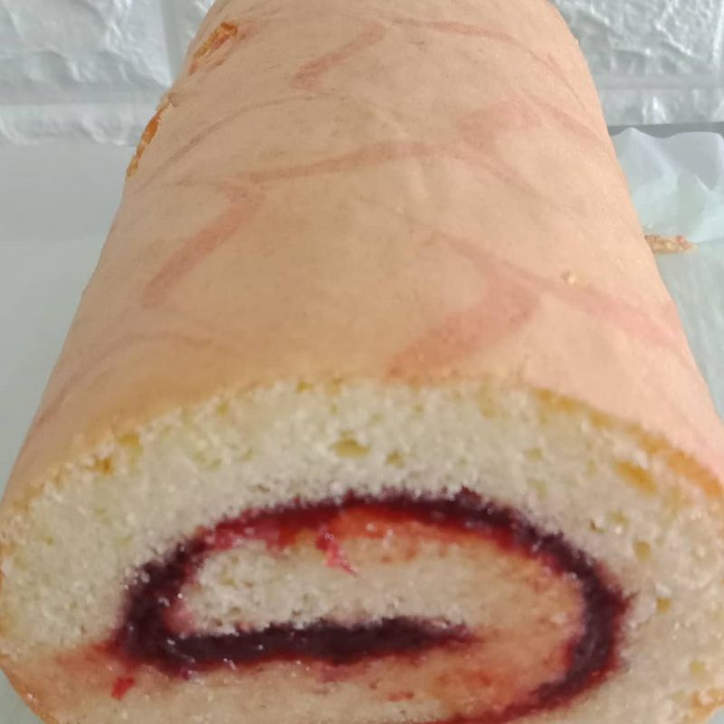 

kue roll cake strawbery