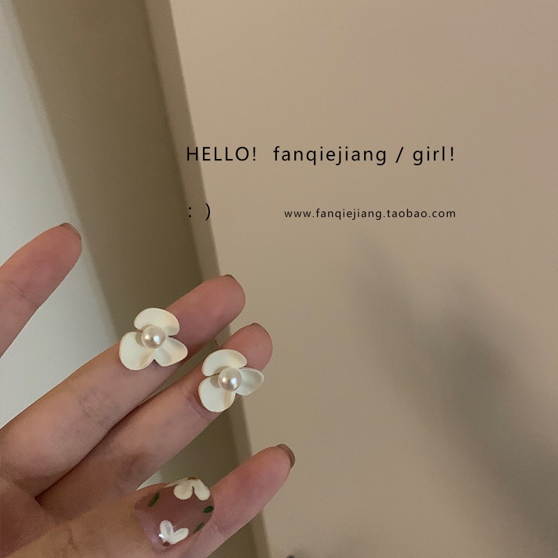 Putih Bunga stud earrings untuk wanita Musim Panas in gaya niche desain segar mutiara anting-anting