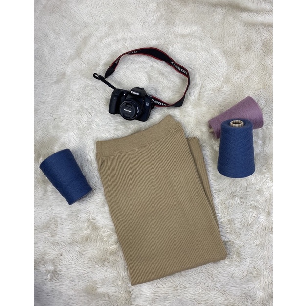 ROK SPAN RAJUT PREMIUM TEBAL KNIT KNITTED RAJUTAN SPAN ROK CARDIGAN ROK PANJANG WANITA /Rok span panjang/rok span rajut premium/rok span knitted/rok/rok wanita panjang/rok span hitam/rok plisket/rok plisket premium/rajut/cardigan/knit/knitted-CREAM TUA