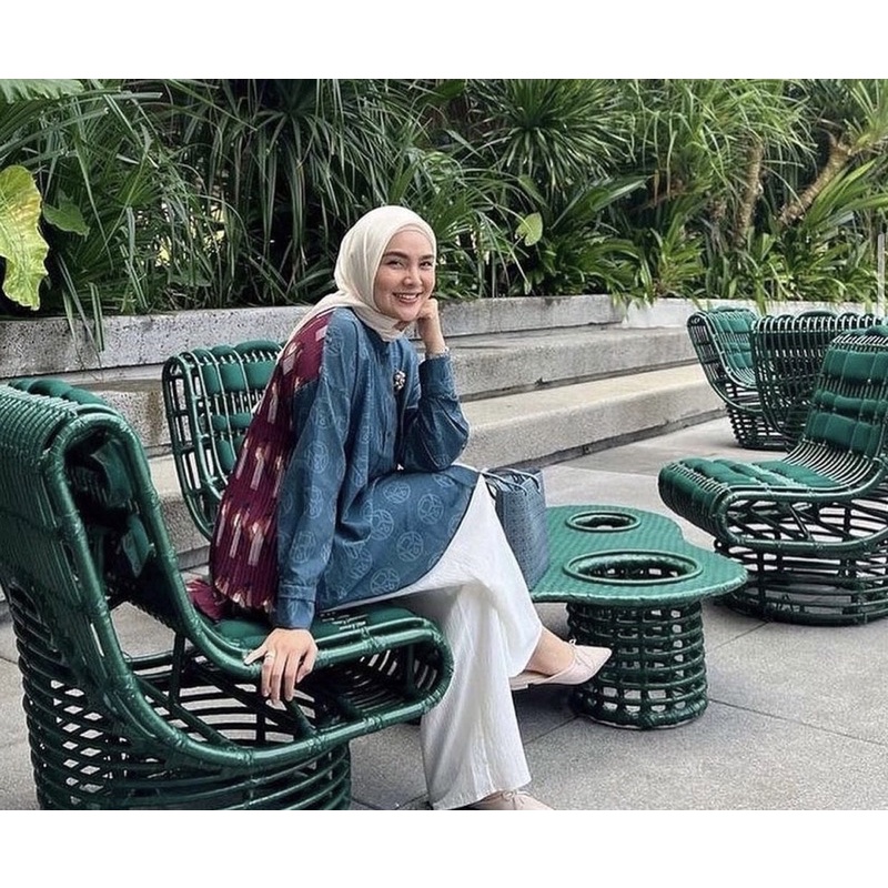 bristol top ria miranda preloved