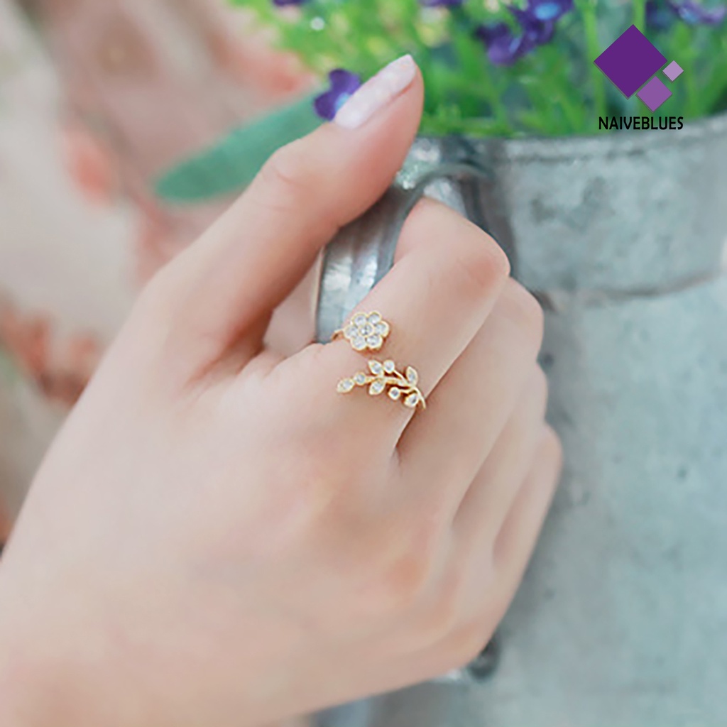 Cincin Adjustable Desain Cabang Bunga Aksen Berlian Imitasi Untuk Wanita