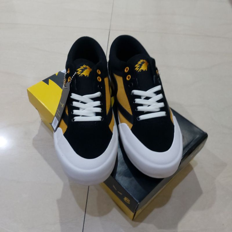 Patrobas X Onic Yellow Black