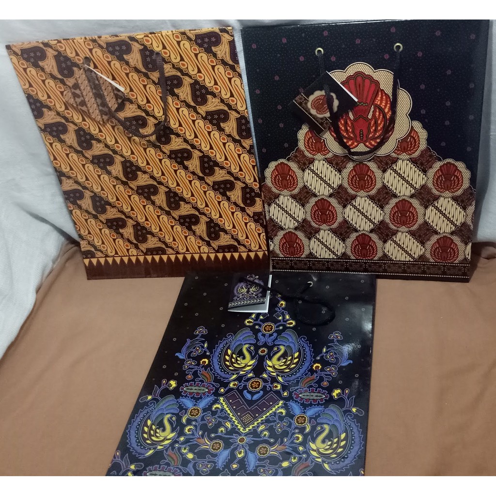 

Paper Bag Tas Kado Tenteng Besar Batik Kiky Bagus READY STOCK