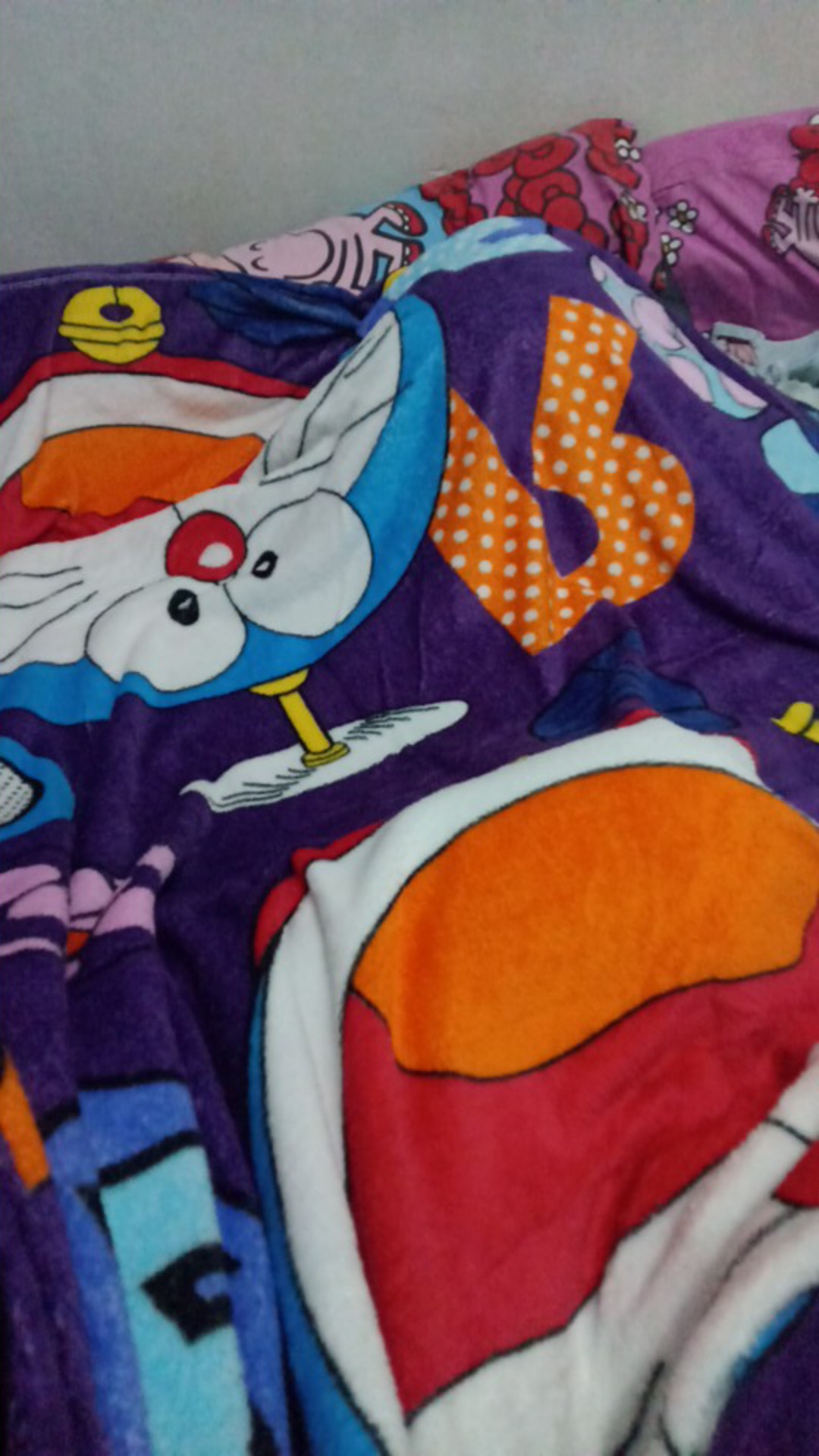 Selimut Bulu Rosanna Akiko 150 X 200cm