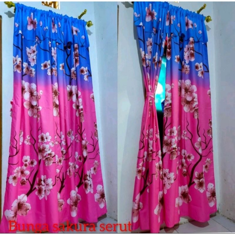 

GROOSIIEER HORDEN serut pintu model belah tengah uk 125x200