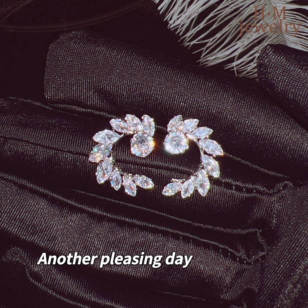 Anting Tusuk Sterling Silver Desain Ranting Daun Zaitun Hias Berlian Mikro Untuk Wanita