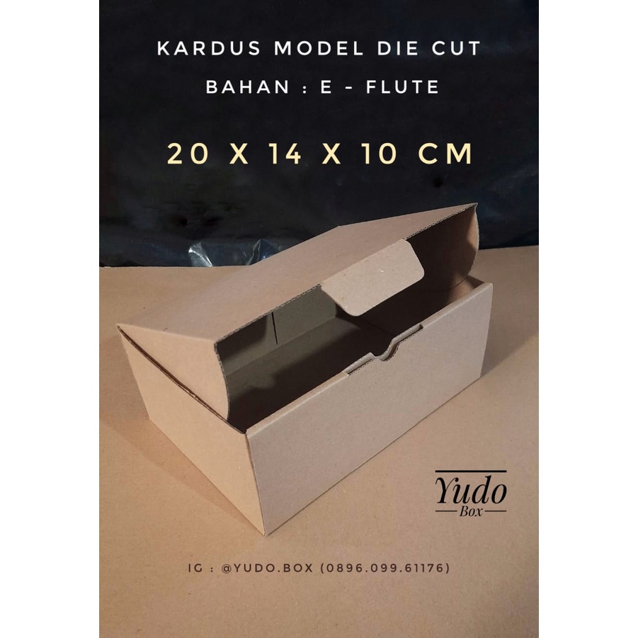 

kardus/karton/box, uk. 20 x 14 x 10 cm..DIE CUT