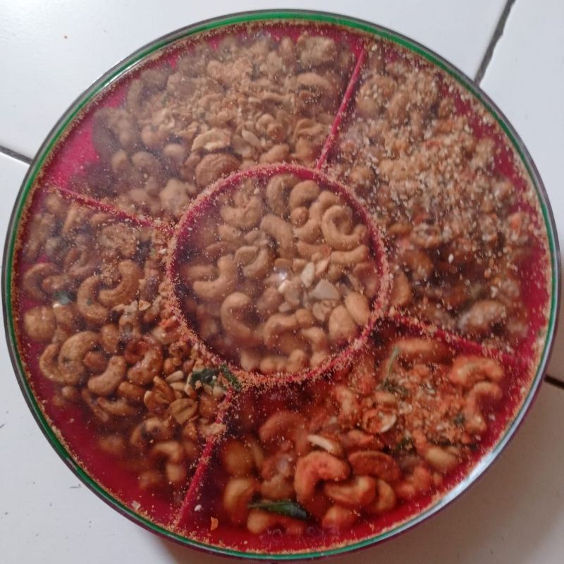 

Kacang Mente 5 Sekat, 5 Varian, 5 Rasa