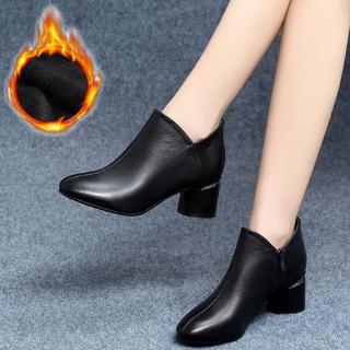  Sepatu  Boots  Pendek  Model High Heels Untuk  Wanita  2021 