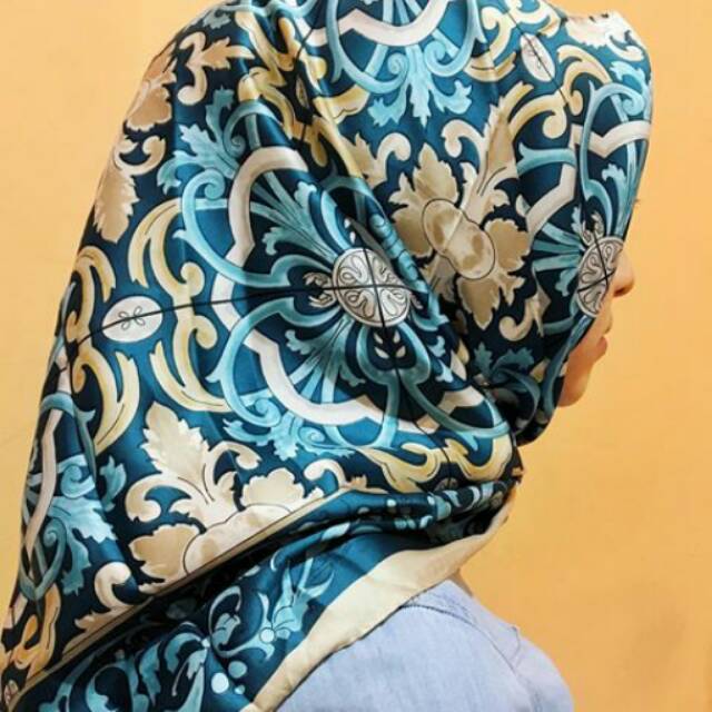 Satin Lamiz segiempat