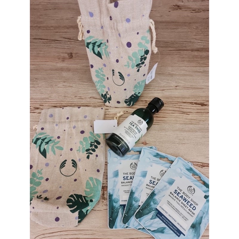 The Body Shop Tea tree Facial wash