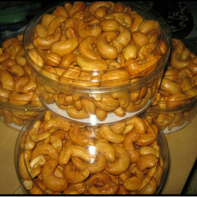 

Kacang mede matang