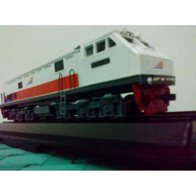 Lokomotif Cc 203 01 01 (Merah Putih) Agung Craft 1 : 87 (Mika Box) - Termurah !