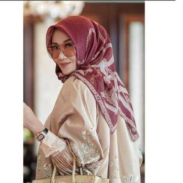 buttonscarves chain series ruby