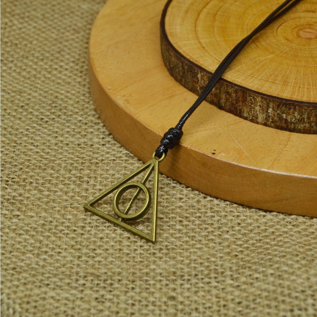 Kalung Pria Tali Korea Liontin Segitiga Harry Potter Deathly Hallow Warna Antik Bronze Waterproof Bisa Panjang Pendek