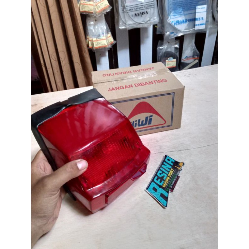 lampu stoplamp belakang Vespa PX PS Strada Spartan excel