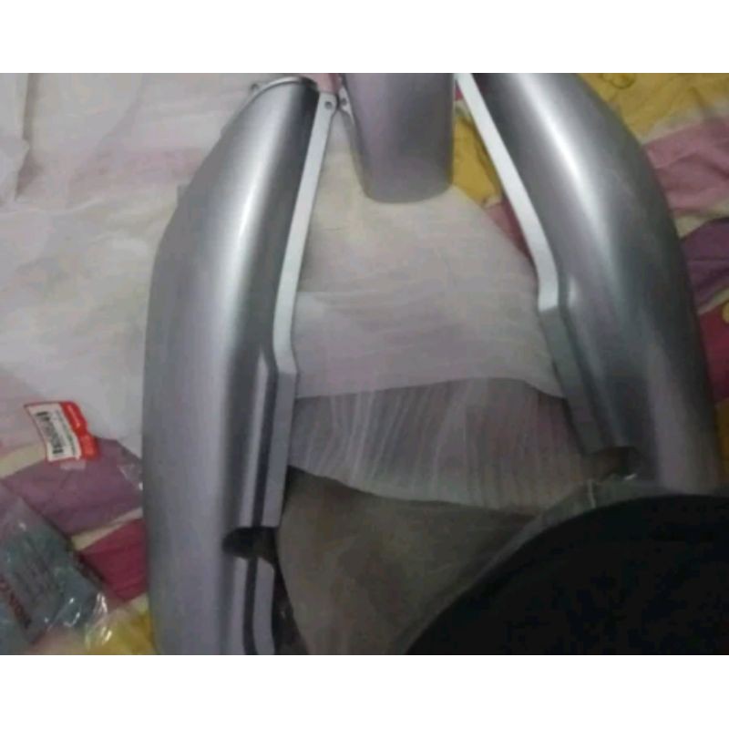 Body Belakang Honda Tiger 2000 Silver ( Tilas )