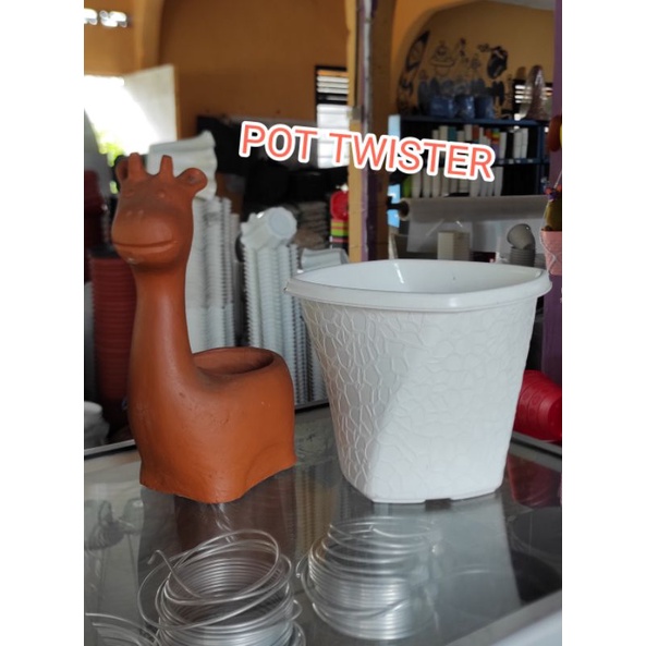 Pot TWISTER Putih
