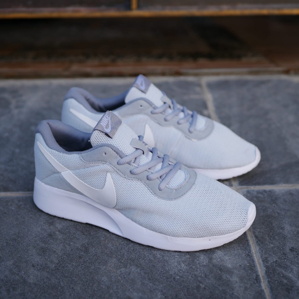 nike tanjun grey