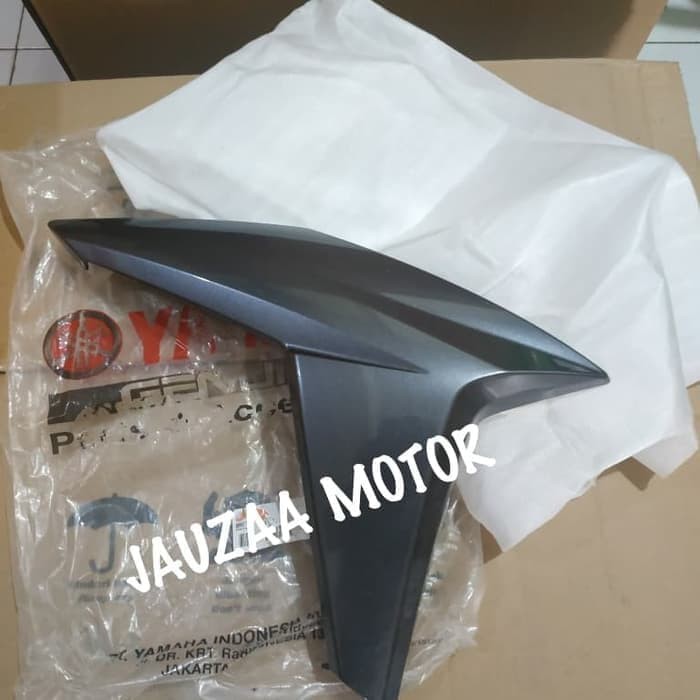 Sayap kuping tangki kanan Vixion advance nva abu abu original ORIGINAL YAMAHA