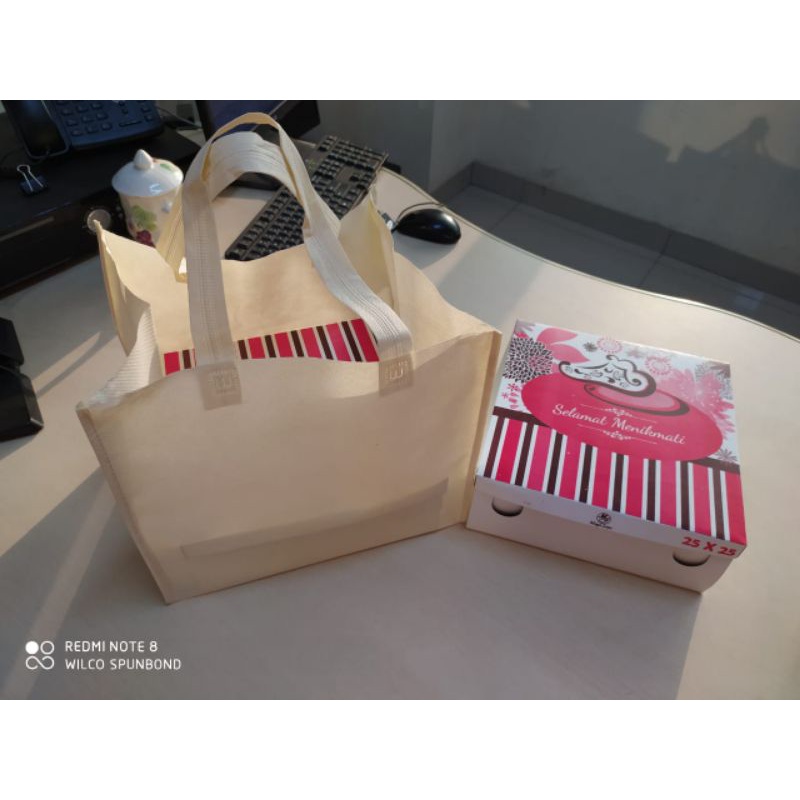 

tas spunbond jahit 32x27x26 (12pcs)