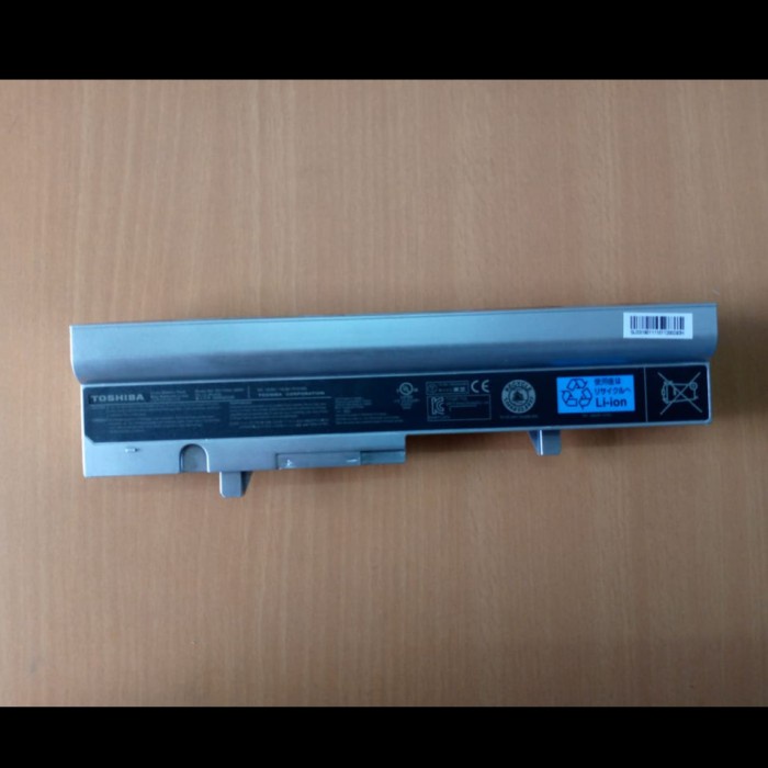 Baterai Original TOSHIBA NB300, NB301, NB302, NB303, NB305 Silver