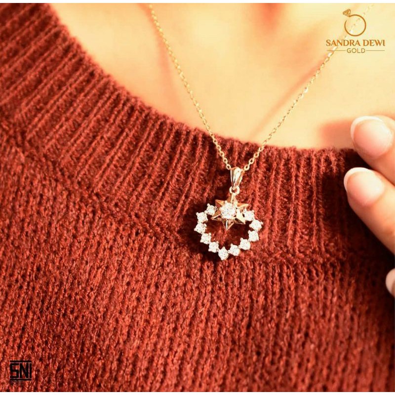 Sandra Dewi Gold Neckle