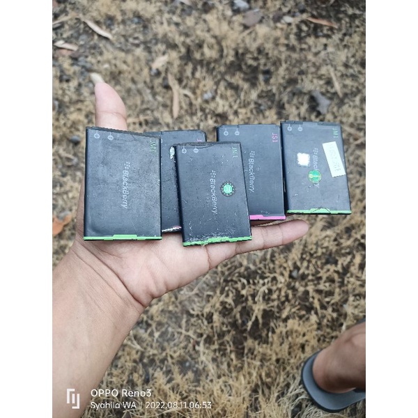 Batrei Bekas hp Blackberry...
