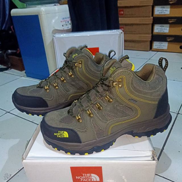 Sepatu gunung sepatu tracking tnf cedar messa UK. 43
