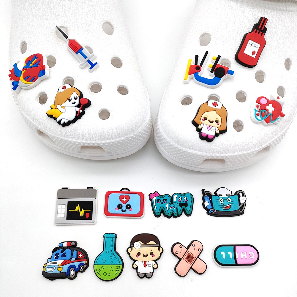 Charms Pin Desain Sepatu Crocs Untuk Aksesoris