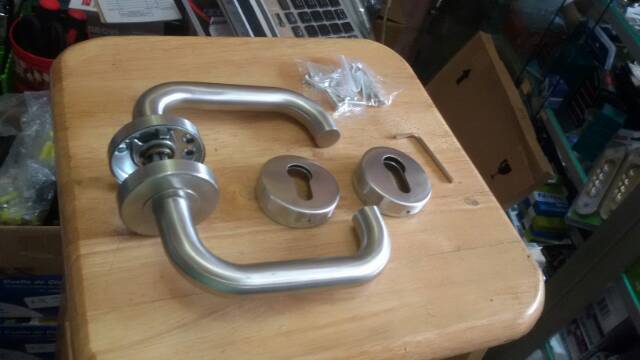 Handle kunci roses stainless