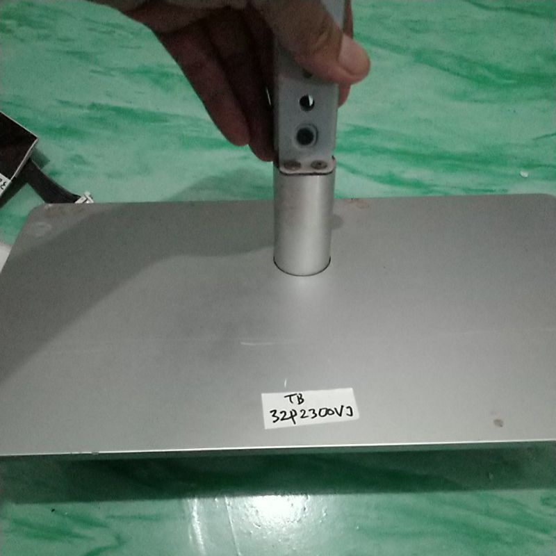 stand tv - kaki tv toshiba 32p2300