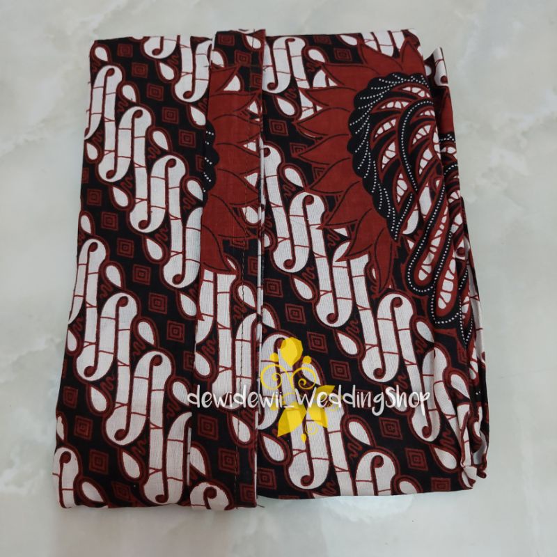 [1 Set] Kebaya + Jarik Instan / Motif  Lereng Garuda