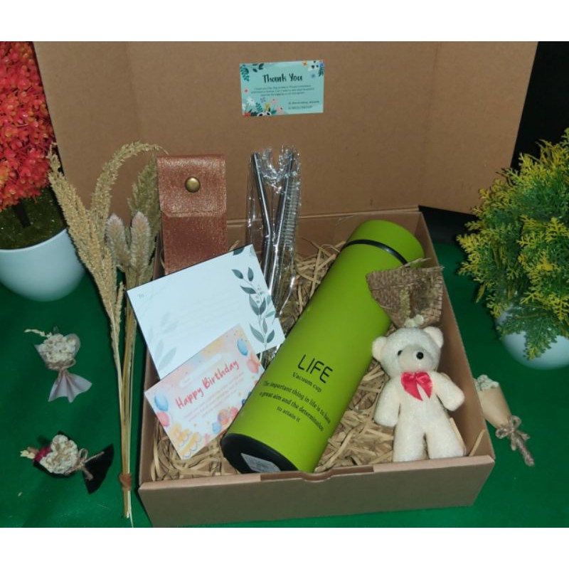 

Hampers L/Gift Box/Packages/Birthday/Wisuda/Wedding/Farewell/Graduation/Anniversary/Hadiah/Lebaran