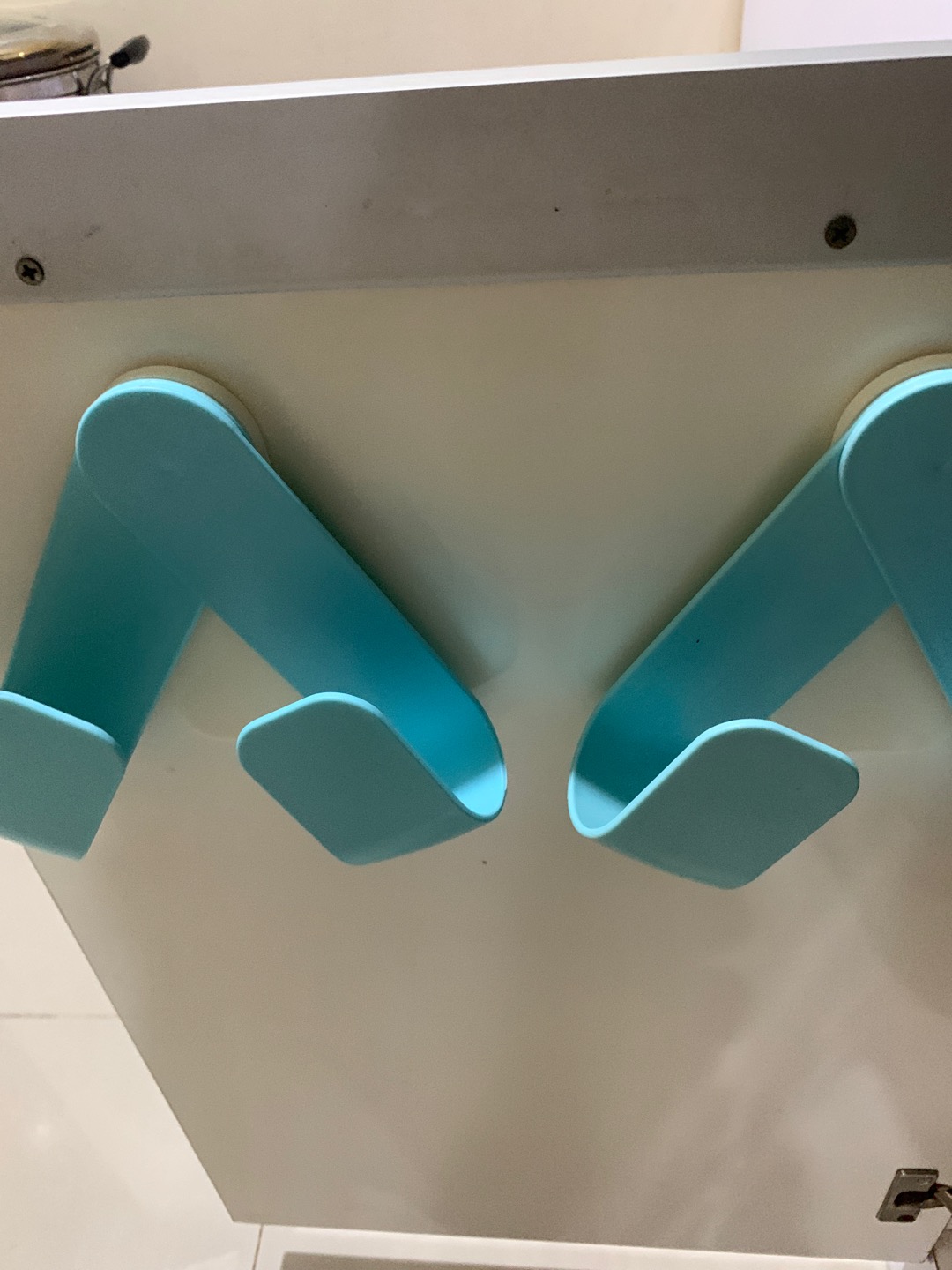 Penyangga Tutup Panci Holder Tutup Panci Gantungan Rak Talenan