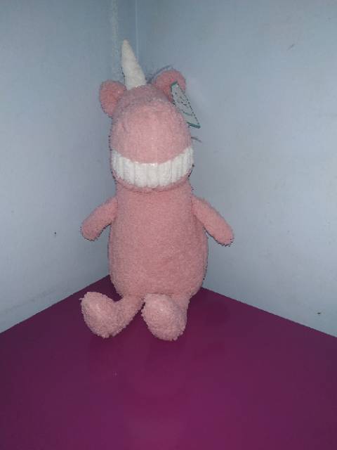 Boneka pink tanduk