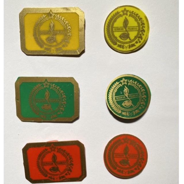 

emblem/pin/tanda topi pramuka
