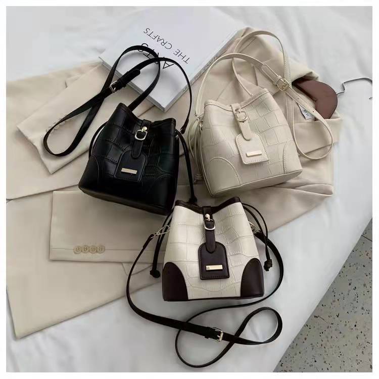 170 Tas Selempang Wanita Import (1 KG MUAT 2)tas handbag Elegant Fashion Kekinian wanita import terbaru