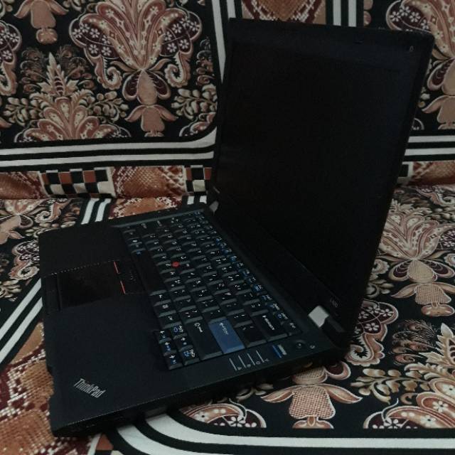 Obral Laptop core i3 Super murah Lenovo thinkpad ram 4gb 250gb camera dvd