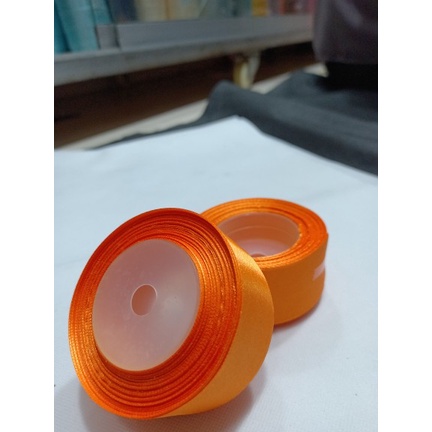 

Pita Satin Orange 1/2 Inch / 1,27 cm Per Roll