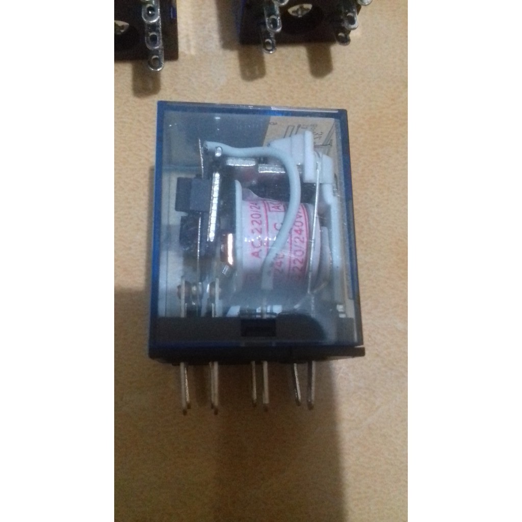 Relay AC 220V 5A 8 Pin