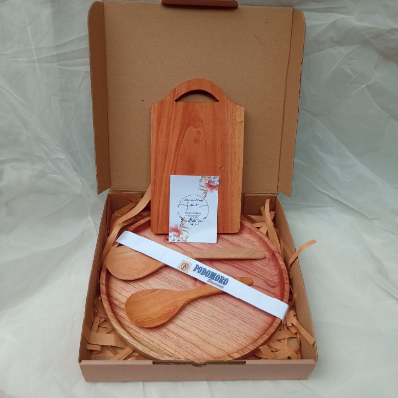 

hampers/seserahan/mahar/kado pernikahan/hadiah wisuda/kado ulang tahun
