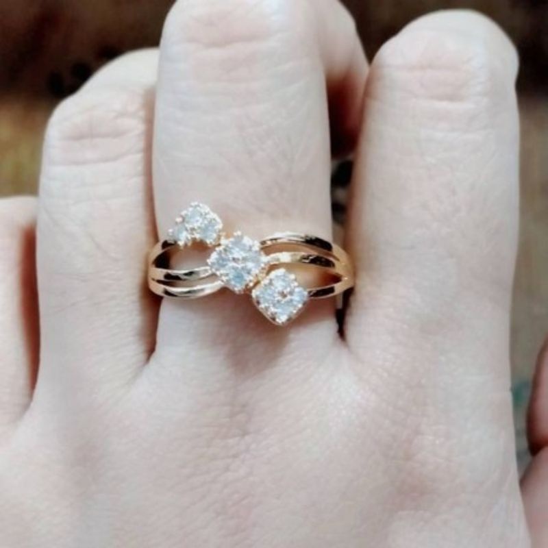 Cincin Dewasa 3 Permata Emas Perhiasan Import Anti Karat Xuping