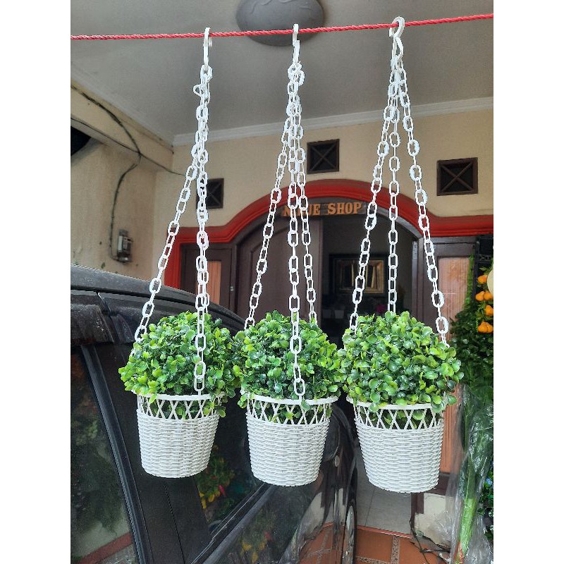 bunga gantung artificial rumput bola +pot gantung rotan plastik