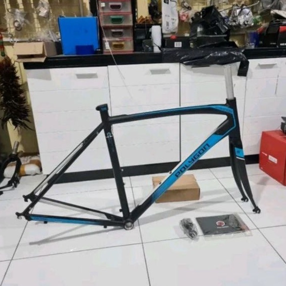 Frame Polygon Strattos series frame size ukuran 53 cm alloy alumunium fork carbon Sepeda Balap Alloy Alumunium material bahan